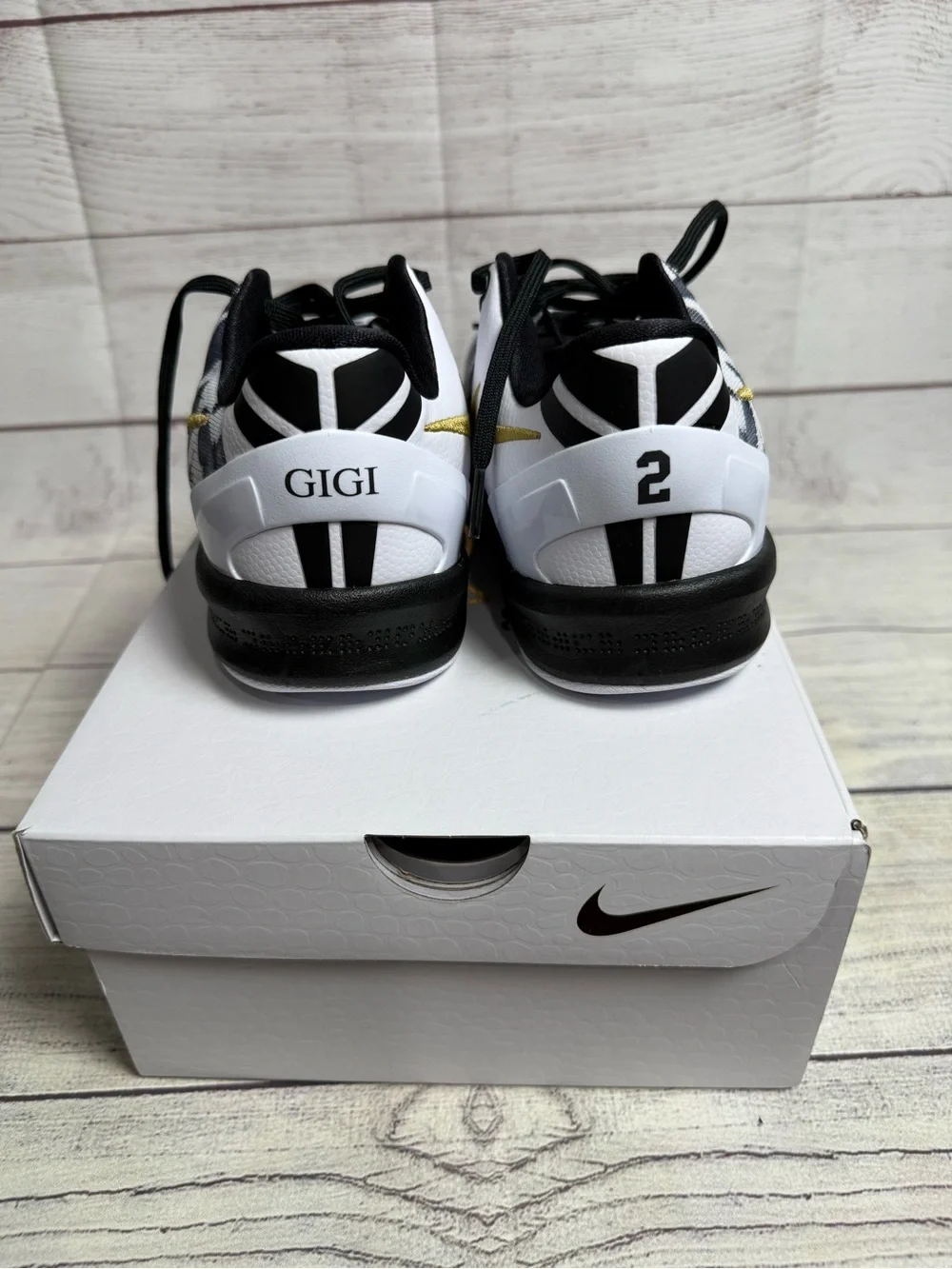 Nike Size 6Y Kobe 8 Mambacita VNDS